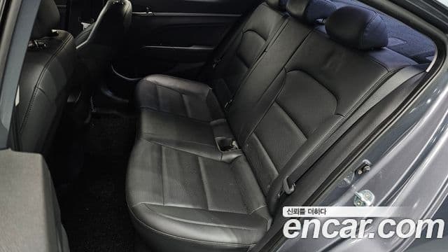 Hyundai Avante AD 1.6 GDI Value Plus, 2018 12