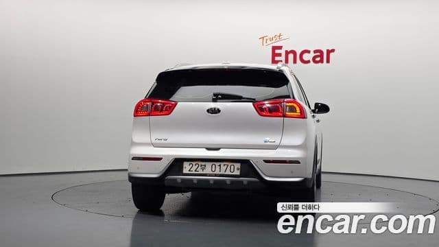 Kia Niro Prestige, 2017 4