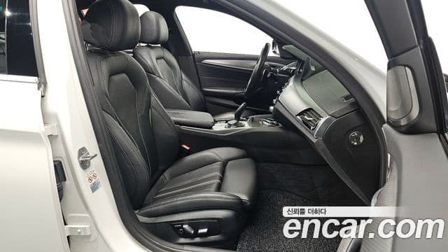 BMW 5시리즈 (G30) 520d xDrive M Sport, 2018 10