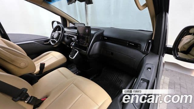 Hyundai Staria Modern, 2022 7