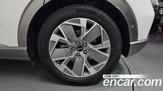 Genesis GV60 Standard, 2022 все фото