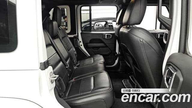 Jeep Wrangler (JL) 2.0 Overland 4도어, 2021 12