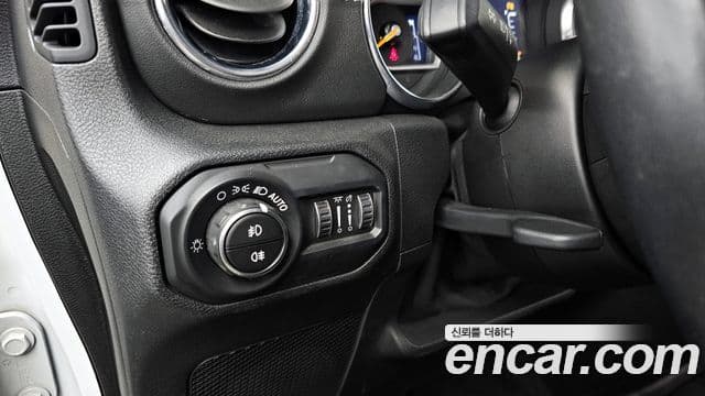 Jeep Wrangler (JL) 2.0 Overland 4도어, 2021 14