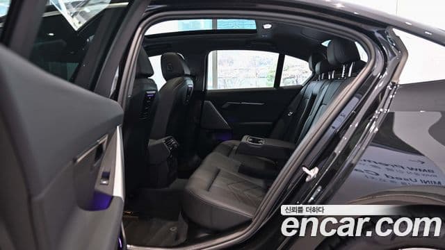 BMW 5시리즈 (G60), 2025 10