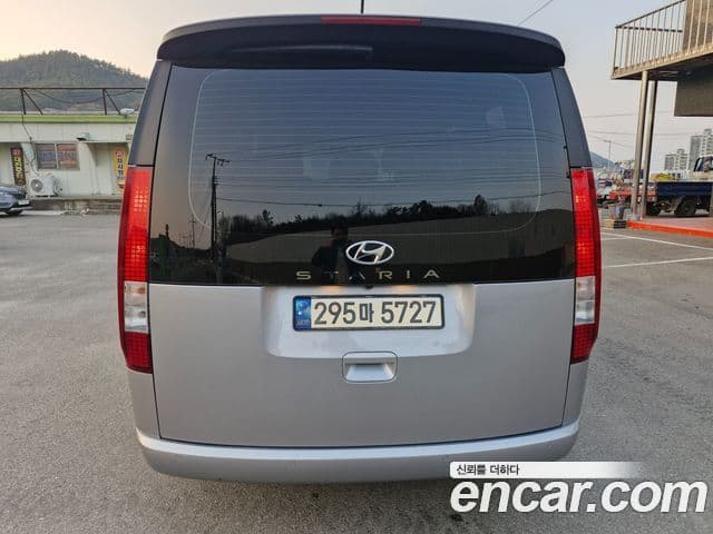 Hyundai Staria Modern, 2023 3