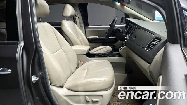 Kia All New Carnival Noblesse, 2016 11