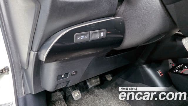 Toyota 프리우스 4세대 1.8 E, 2018 17