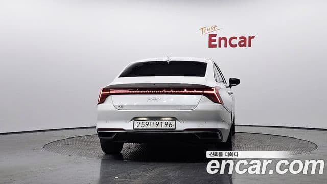 Kia K8 Prestige(арендный автомобиль), 2024 4