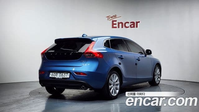 Volvo V40 2세대, 2016 2