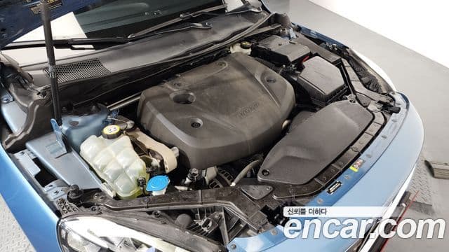 Volvo V40 2세대, 2016 6