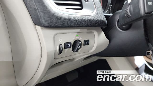 Volvo V40 2세대, 2016 14