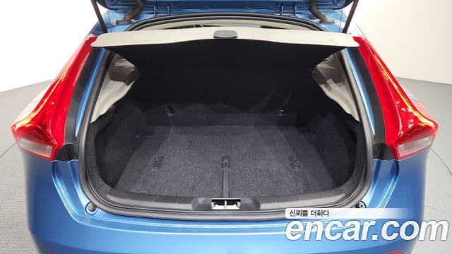 Volvo V40 2세대, 2016 20