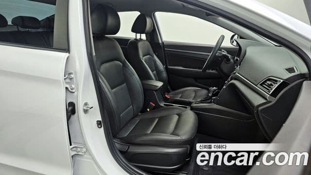 Hyundai Avante AD 1.6 GDI Value Plus, 2018 10