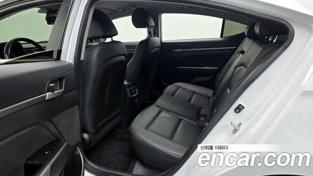 Hyundai Avante AD Special, 2016 13