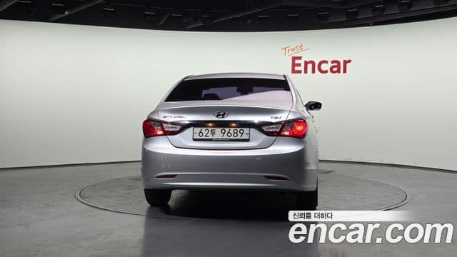 Hyundai YF Sonata Luxury, 2011 4