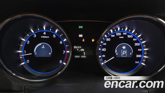 Hyundai YF Sonata Luxury, 2011 8