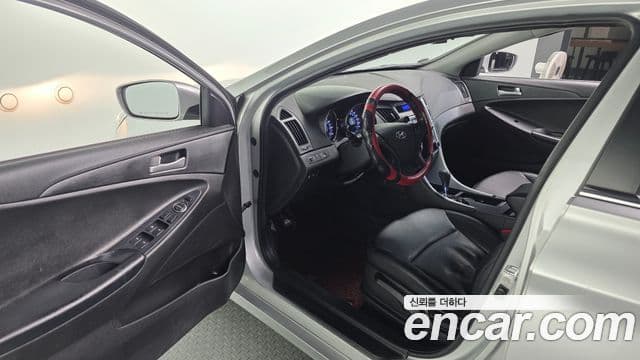 Hyundai YF Sonata Luxury, 2011 11