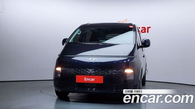 Hyundai Staria Modern, 2023 3