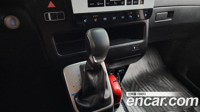 Hyundai Staria Modern, 2023 9