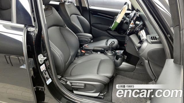 Mini Cooper 3세대, 2023 11