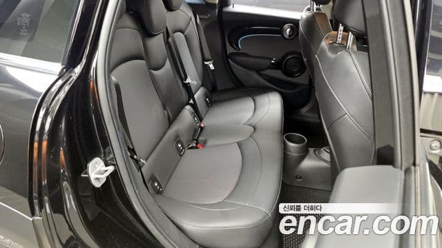 Mini Cooper 3세대, 2023 12