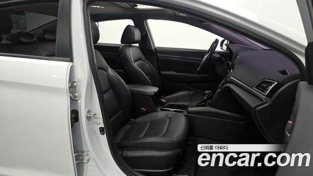 Hyundai Avante AD Special, 2016 10