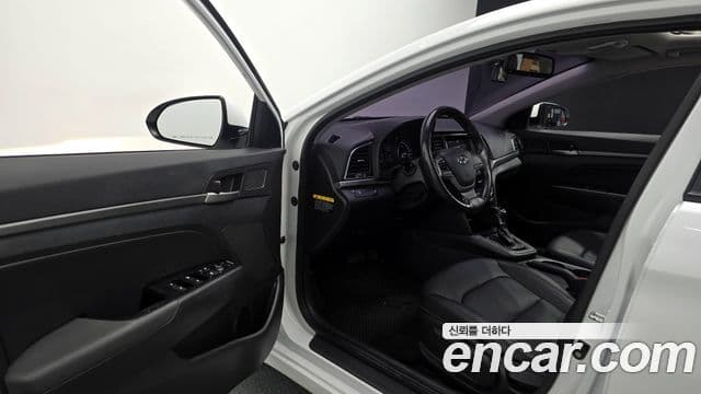 Hyundai Avante AD Special, 2016 11