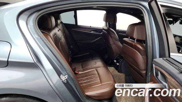 BMW 5시리즈 (G30) 520d M Sport Plus, 2020 12