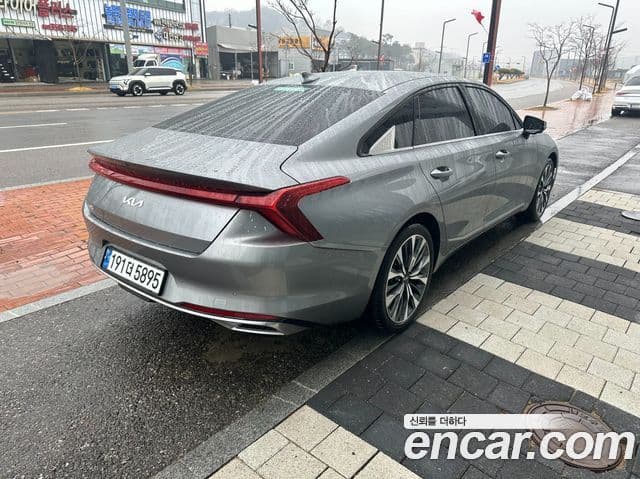 Kia K8 Signature, 2023 4