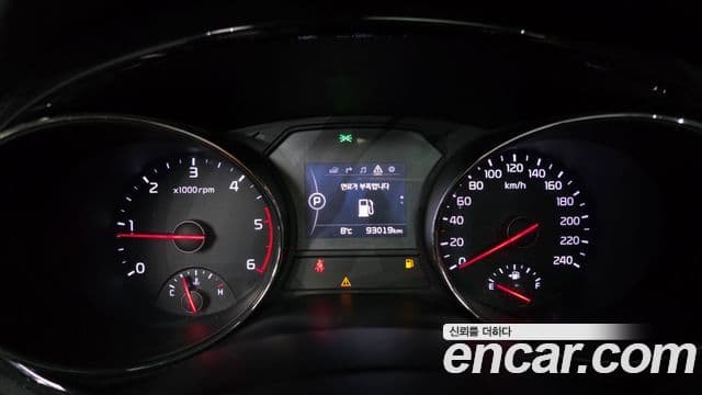 Kia All New Carnival VIP, 2016 8