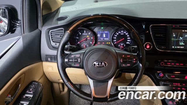 Kia All New Carnival VIP, 2016 13