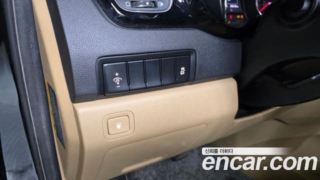 Kia All New Carnival VIP, 2016 17