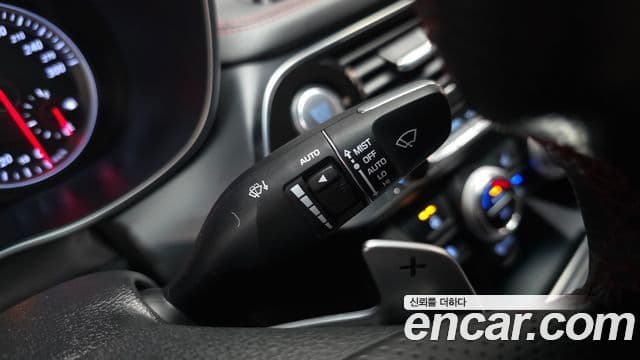 Genesis G70 Elite, 2019 18