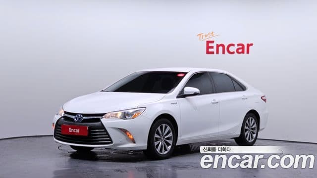 Toyota New 캠리 гибрид LE, 2017 1