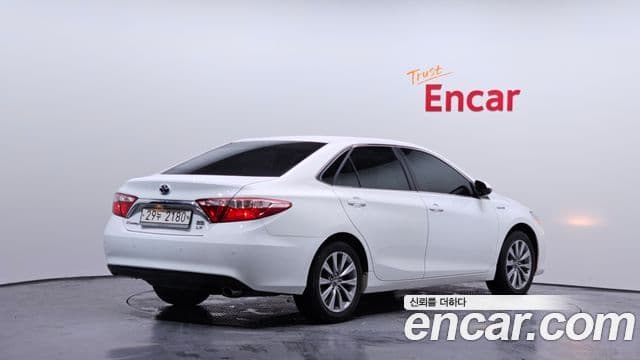 Toyota New 캠리 гибрид LE, 2017 2