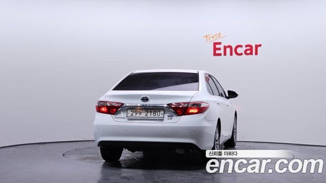 Toyota New 캠리 гибрид LE, 2017 4