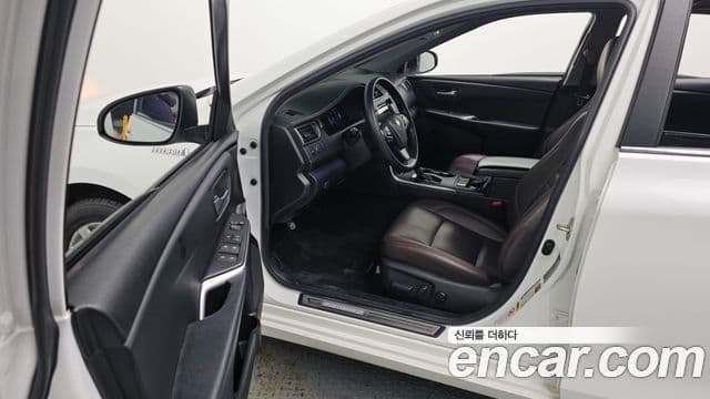 Toyota New 캠리 гибрид LE, 2017 10