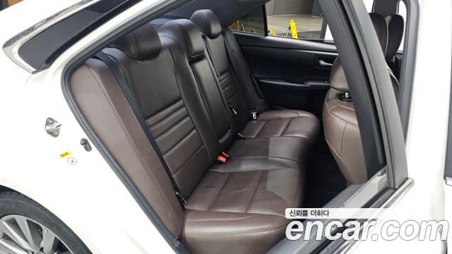 Toyota New 캠리 гибрид LE, 2017 12