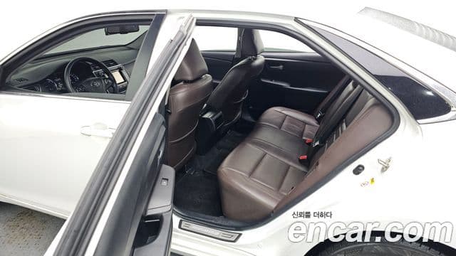 Toyota New 캠리 гибрид LE, 2017 13