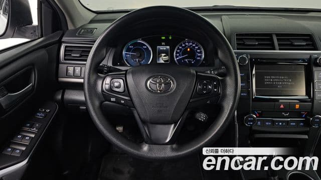 Toyota New 캠리 гибрид LE, 2017 14