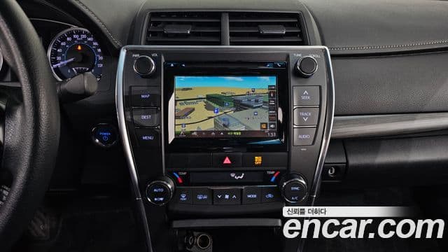 Toyota New 캠리 гибрид LE, 2017 15