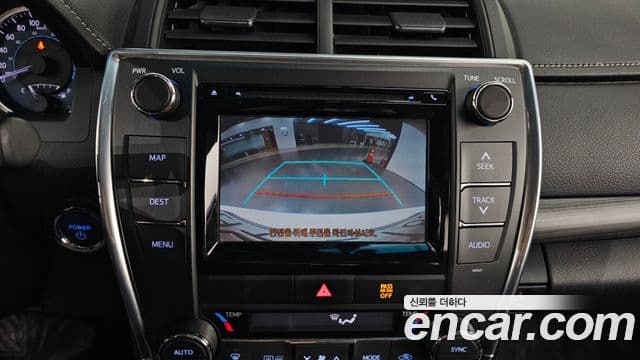 Toyota New 캠리 гибрид LE, 2017 16