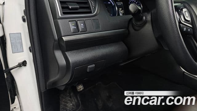 Toyota New 캠리 гибрид LE, 2017 18