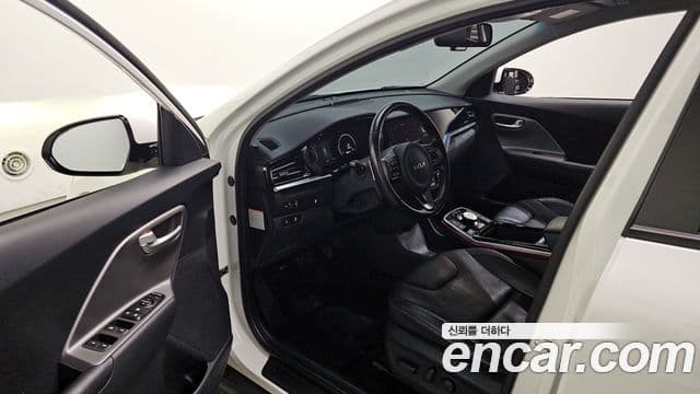 Kia Niro Plus Air, 2023 10