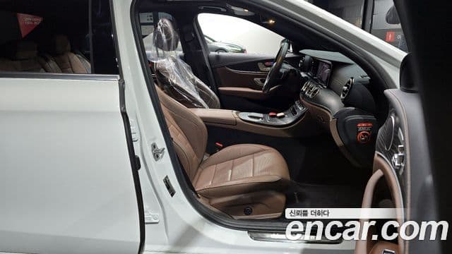 Mercedes-Benz E-класс W213 AMG Line, 2023 11