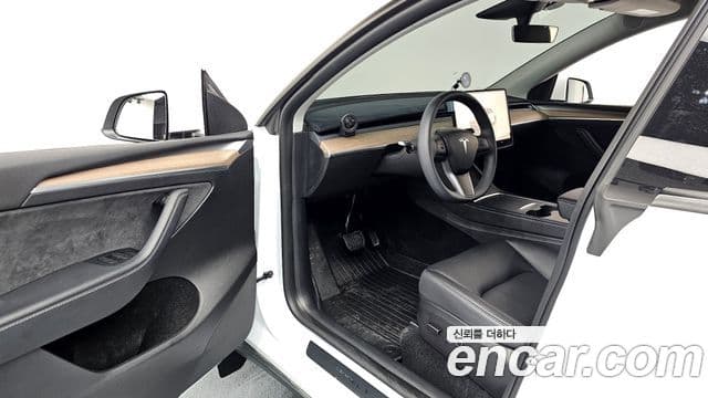 Tesla модель Y, 2024 10