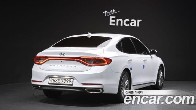 Hyundai Grandeur IG 3.0 LPi Modern (арендный автомобиль), 2019 2