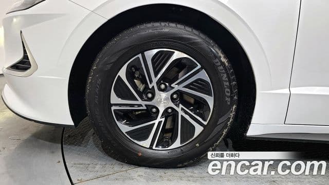 Hyundai Sonata гибрид (DN8) Modern, 2022 все фото