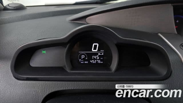 KG모빌리티(SsangYong) Korando 투리스모 2WD LT 9인승, 2015 8