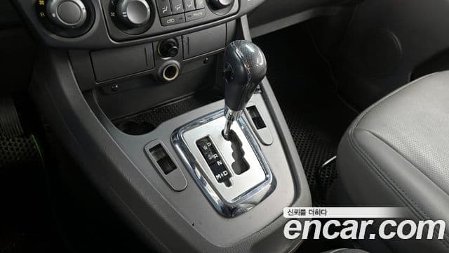 KG모빌리티(SsangYong) Korando 투리스모 2WD LT 9인승, 2015 9